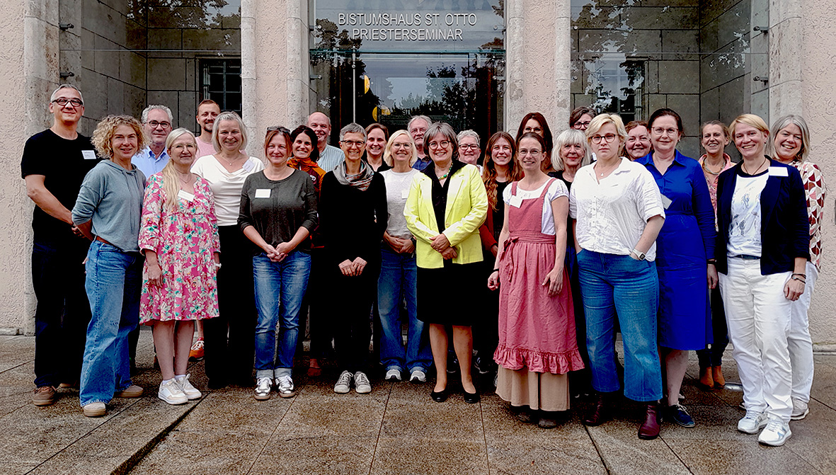 Teilnehmerinnen und Teilnehmer der Logotherapieausbildung I-V (2025-2027)
